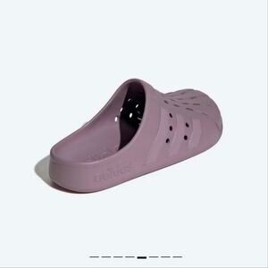 Adilette Clogs Preloved Fig Color